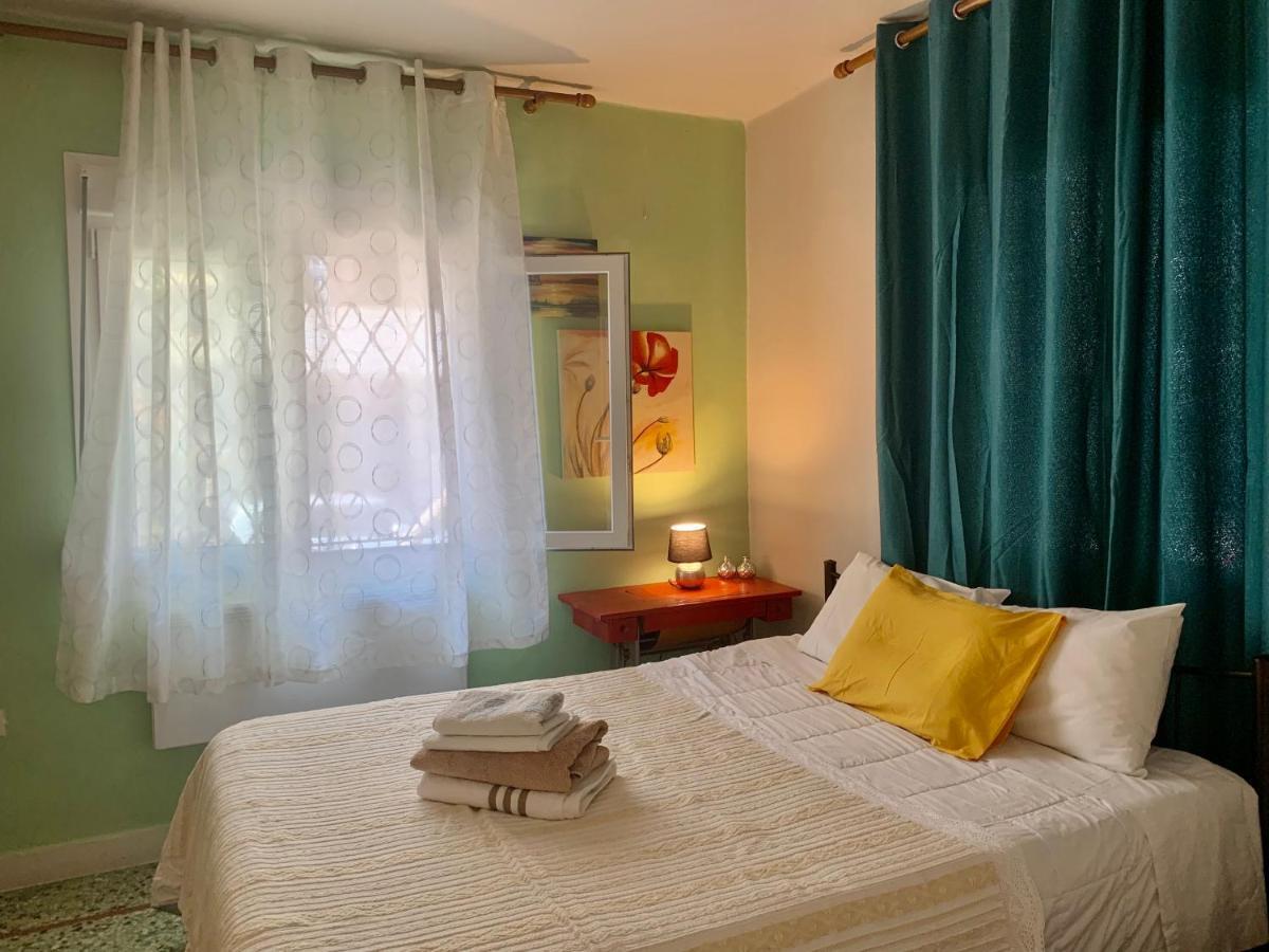 Lovely Place With Veranda Apartment Larissa Exterior photo